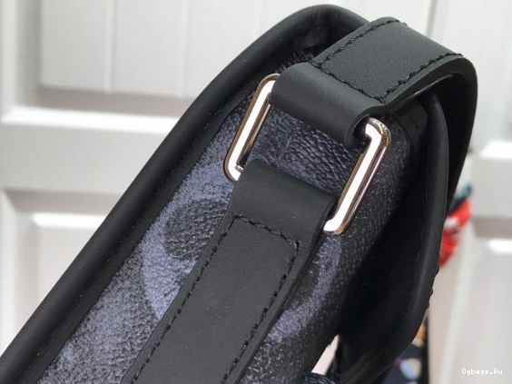 AMAZON LOUIS NANO MESSENGER VUITTON 0422